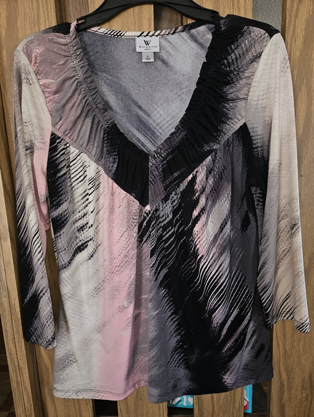 Worthington Sz L Top, Pink, Grey, Black Abstract Pattern